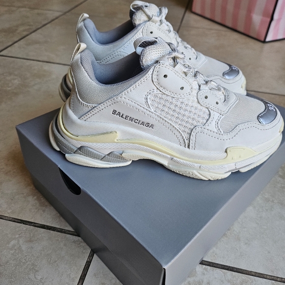 Kids Balenciaga shoes - Picture 5 of 6